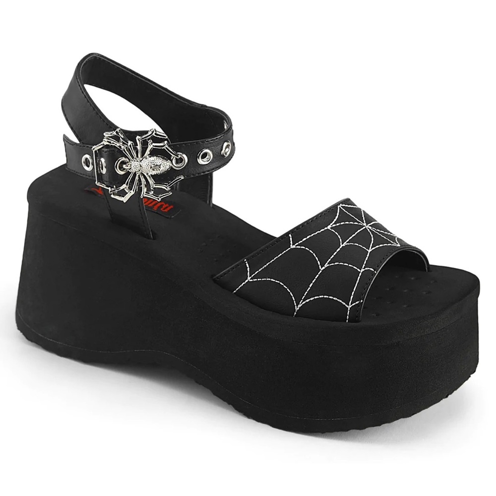 NEW ONLY WORN AROUND THE HOUSE FUNN-10 DEMONIAS